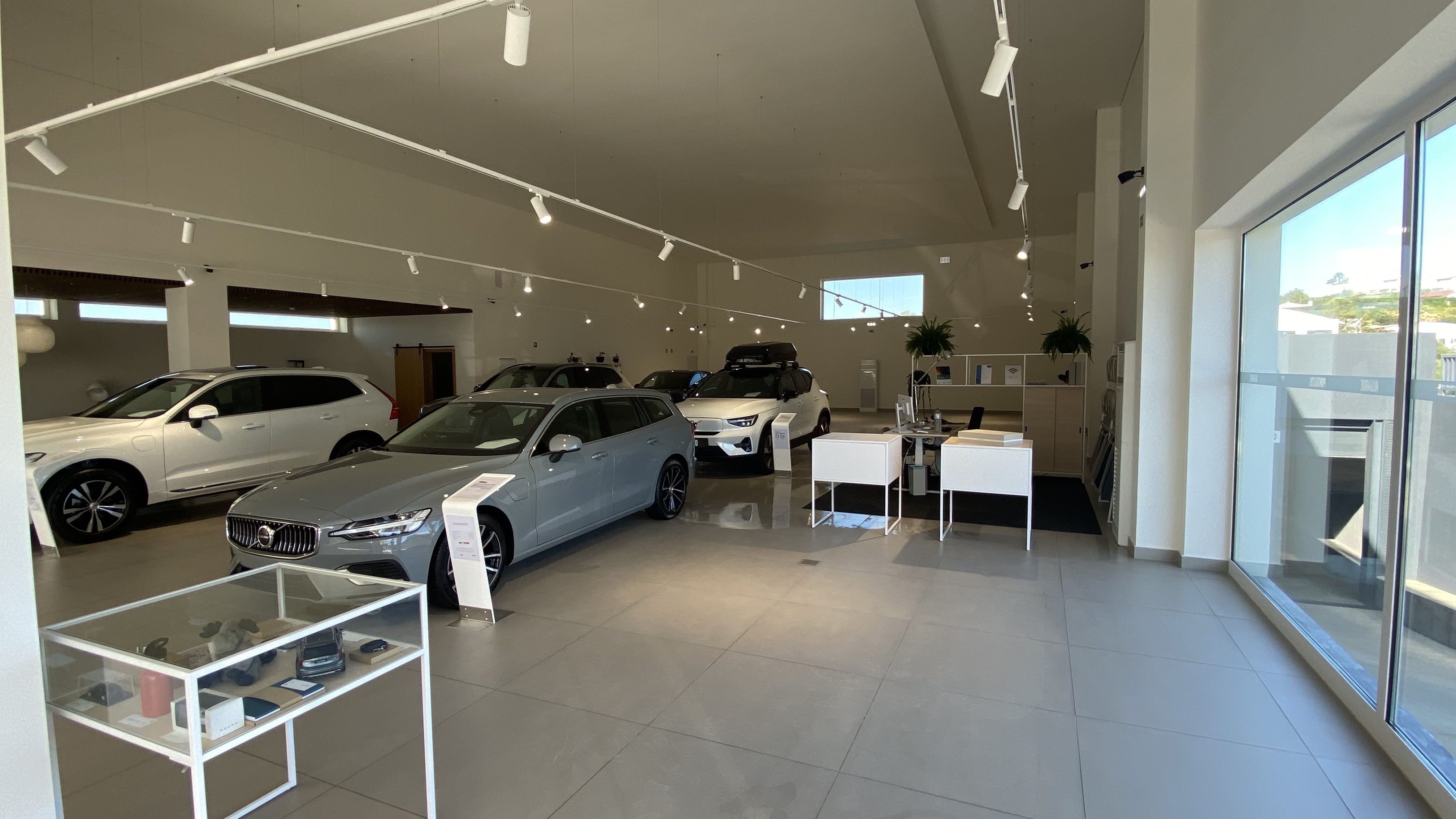 Alteração de Armazém de Peças e Stand de Automoveis com Cave, R/Chão e 1º Andar — imagem 4